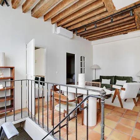 Duplex In Saint-germain-des-pres *