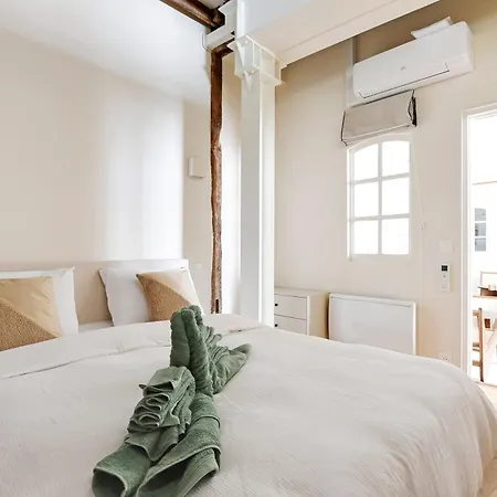 Duplex In Saint-germain-des-pres *