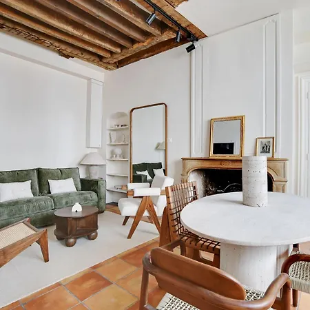 Duplex In Saint-germain-des-pres דירה *
